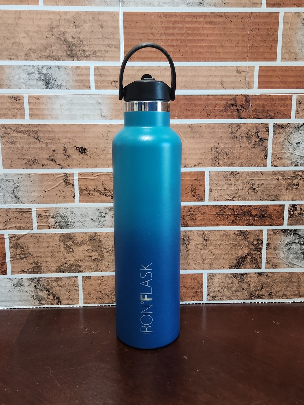 Iron Flask Ombre Blue Insulated Water Bottle - Gradient Teal to Blue